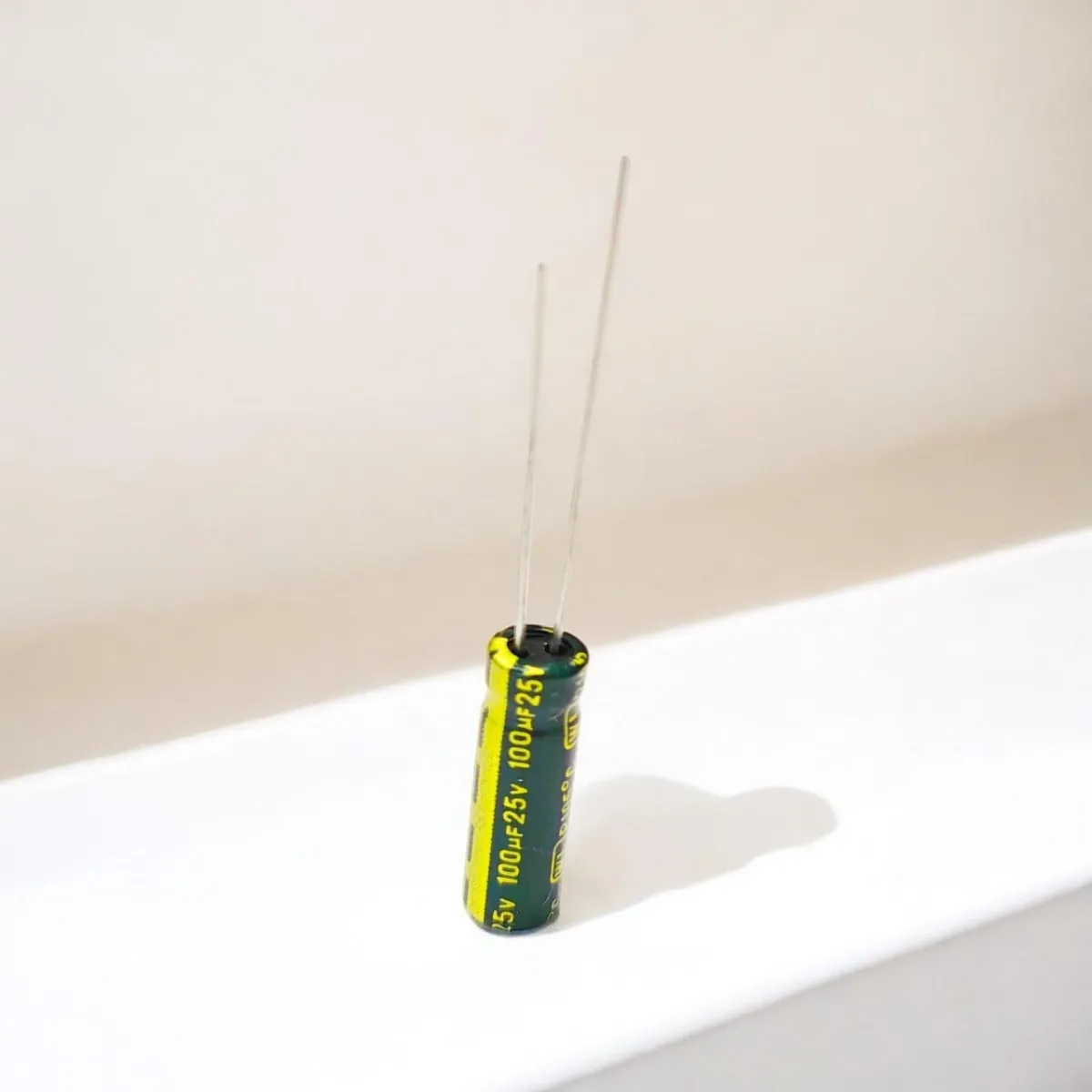 100 µF 25V 6x11 WL