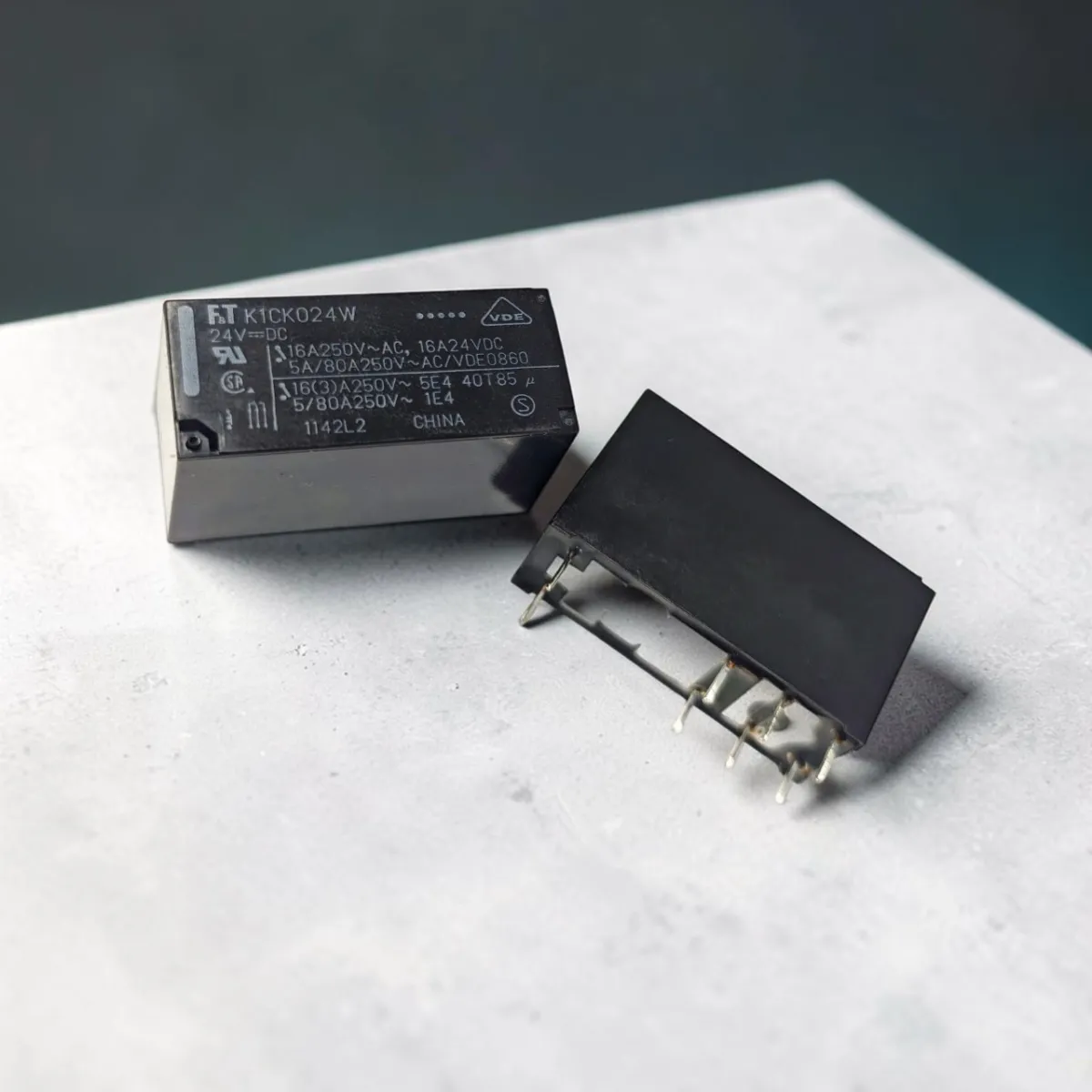 Реле 24V FTR-K1CK024W